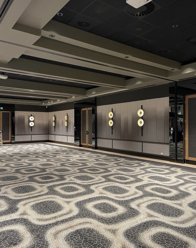 QT Hotel — photo 3